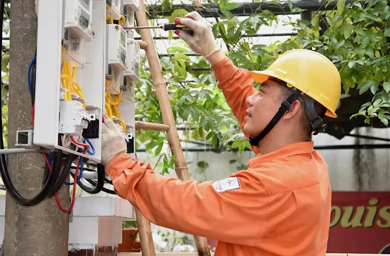 EVN nói gì về đề xuất đưa lỗ vào giá điện?- Ảnh 1. EVN nói gì về đề xuất đưa lỗ vào giá điện?- Ảnh 1.