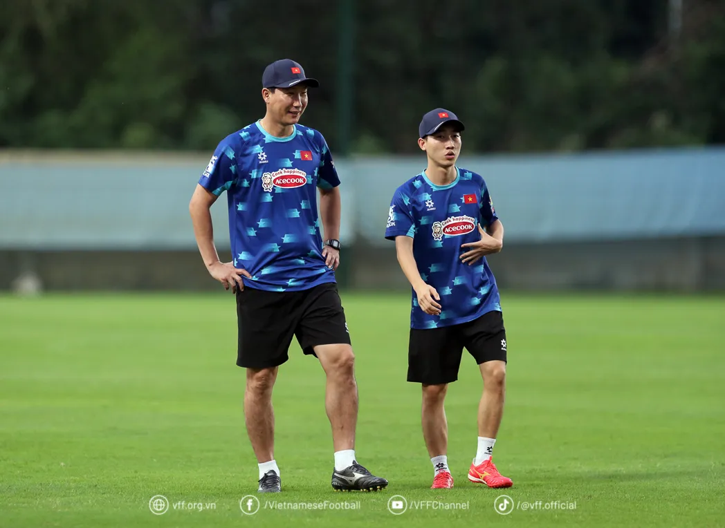 ĐT Việt Nam trở lại s&acirc;n tập sau b&atilde;o Yagi, chuẩn bị so t&agrave;i với Th&aacute;i Lan - Ảnh 3.