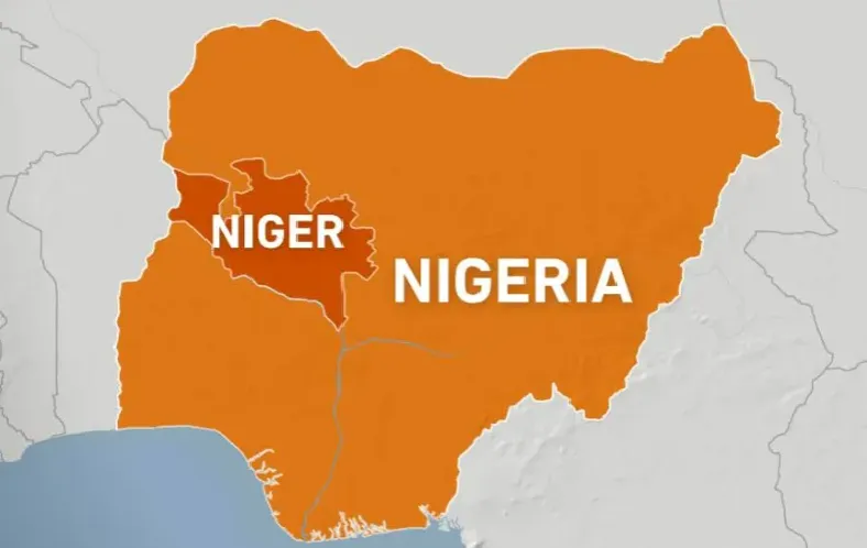 Nổ xe bồn chở nhiên liệu ở Nigeria, ít nhất 48 người thiệt mạng - Ảnh 1.