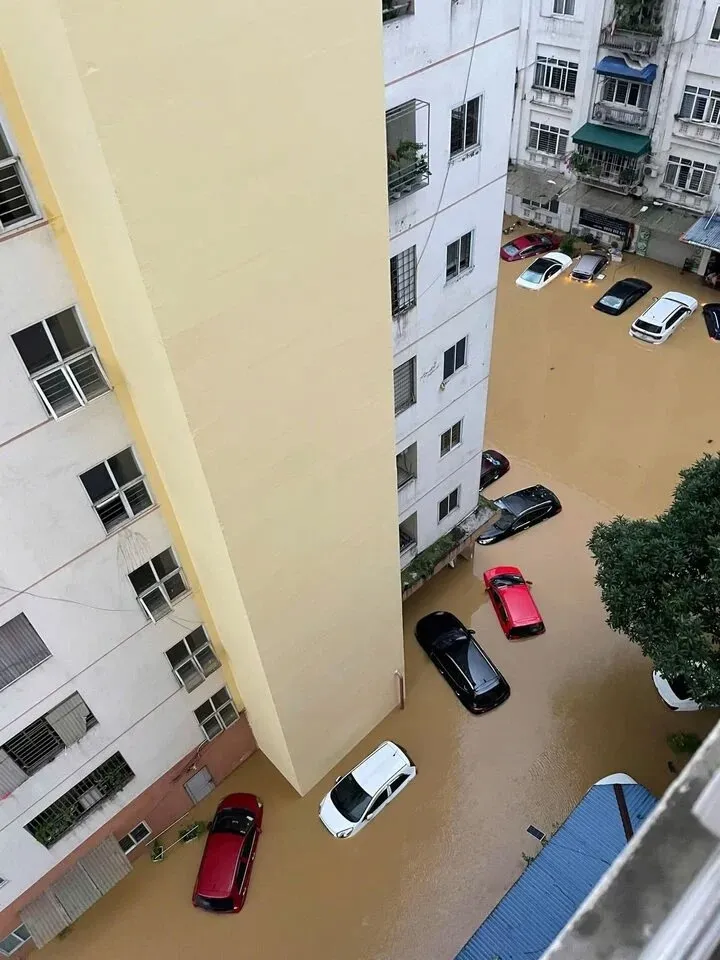 Nước sông Cầu dâng cao kỷ lục, dân Thái Nguyên thâu đêm chạy lụt - Ảnh 6.
