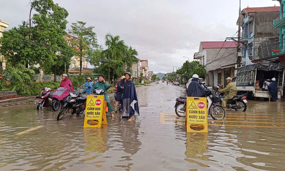 Nhiều tuyến đường tại Bắc Giang ngập úng, một số khu vực bị cô lập - Ảnh 1.