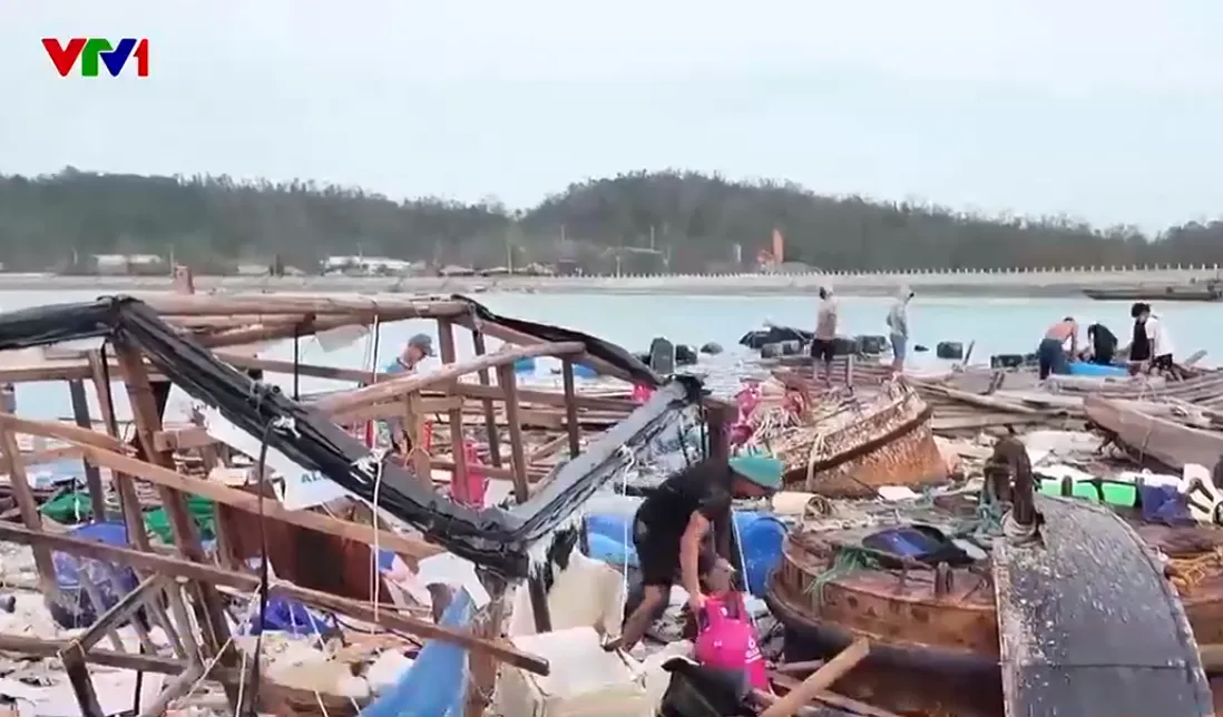 Người dân Cô Tô nhanh chóng khắc phục thiệt hại sau bão số 3 - Ảnh 1.