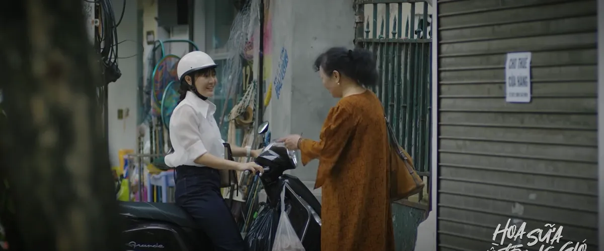 Hoa sữa về trong gió - Tập 9: Hiếu cau có vì phải bôi trơn xin việc cho con gái - Ảnh 4.