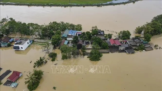 Hà Nội: Một số khu vực trên các tuyến phố, khu đô thị ngập sâu trong nước - Ảnh 1.