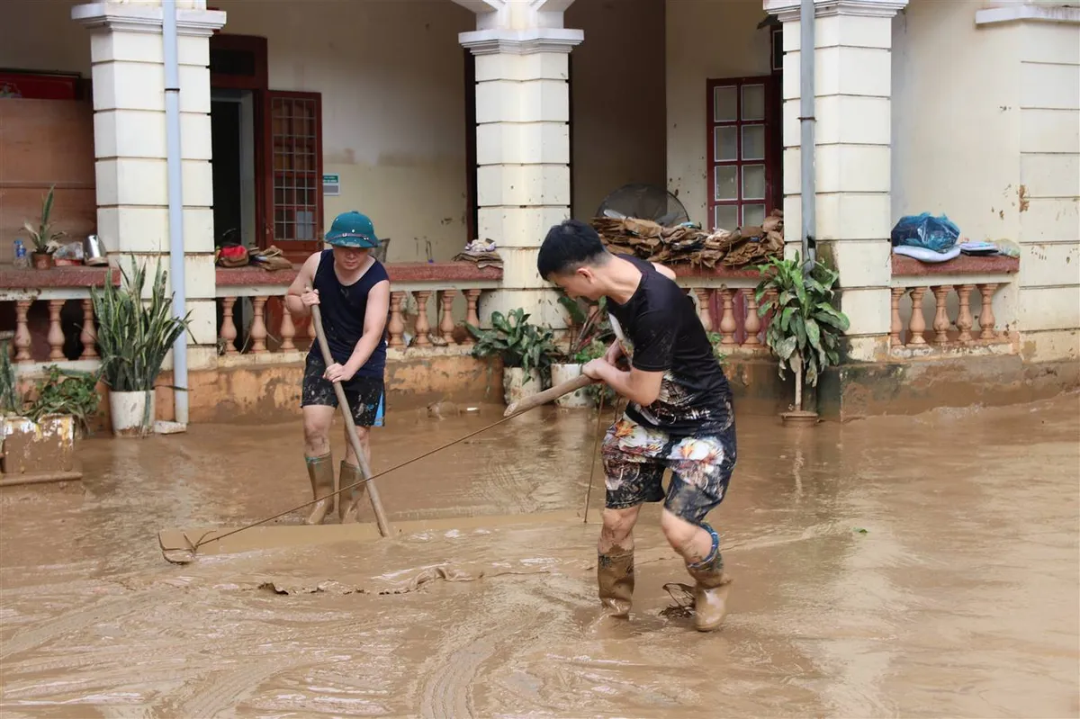 Lào Cai: 16 đơn vị y tế trên địa bàn bị ảnh hưởng do bão lũ - Ảnh 1. Lào Cai: 16 đơn vị y tế trên địa bàn bị ảnh hưởng do bão lũ - Ảnh 1.