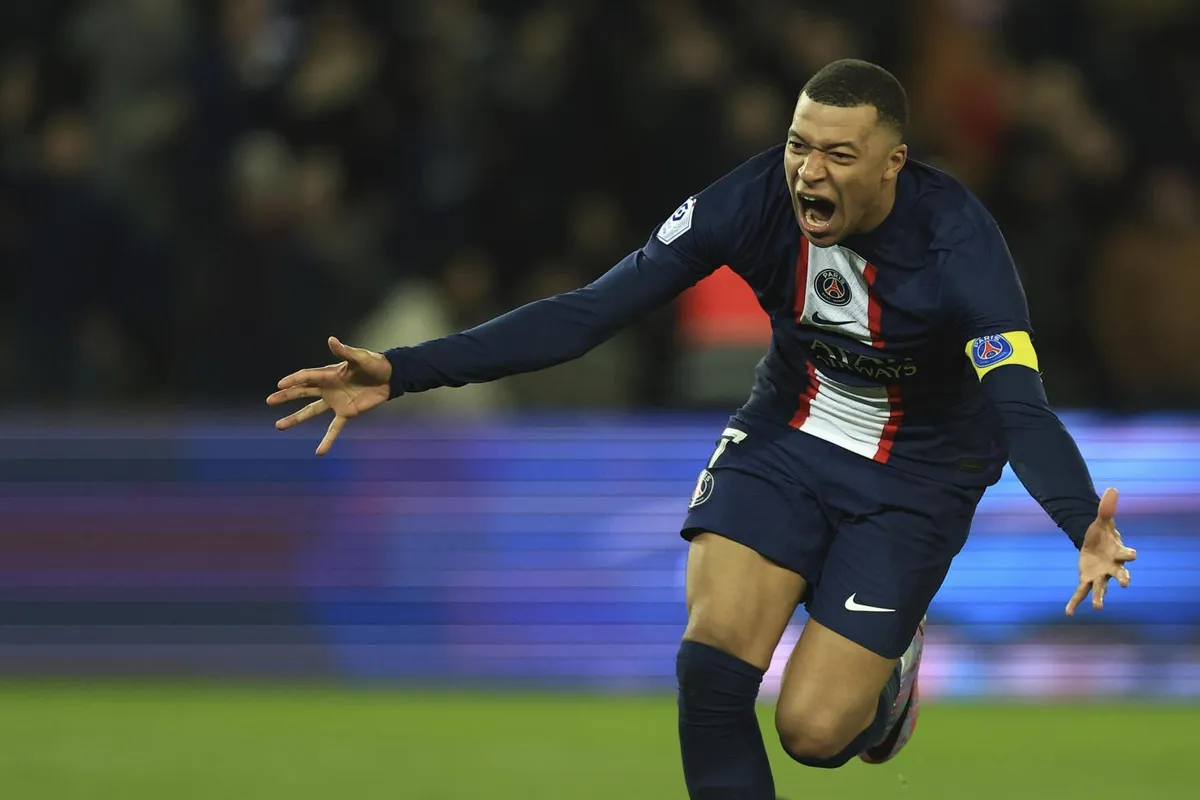 Mbappe từ chối h&ograve;a giải với PSG - Ảnh 1.