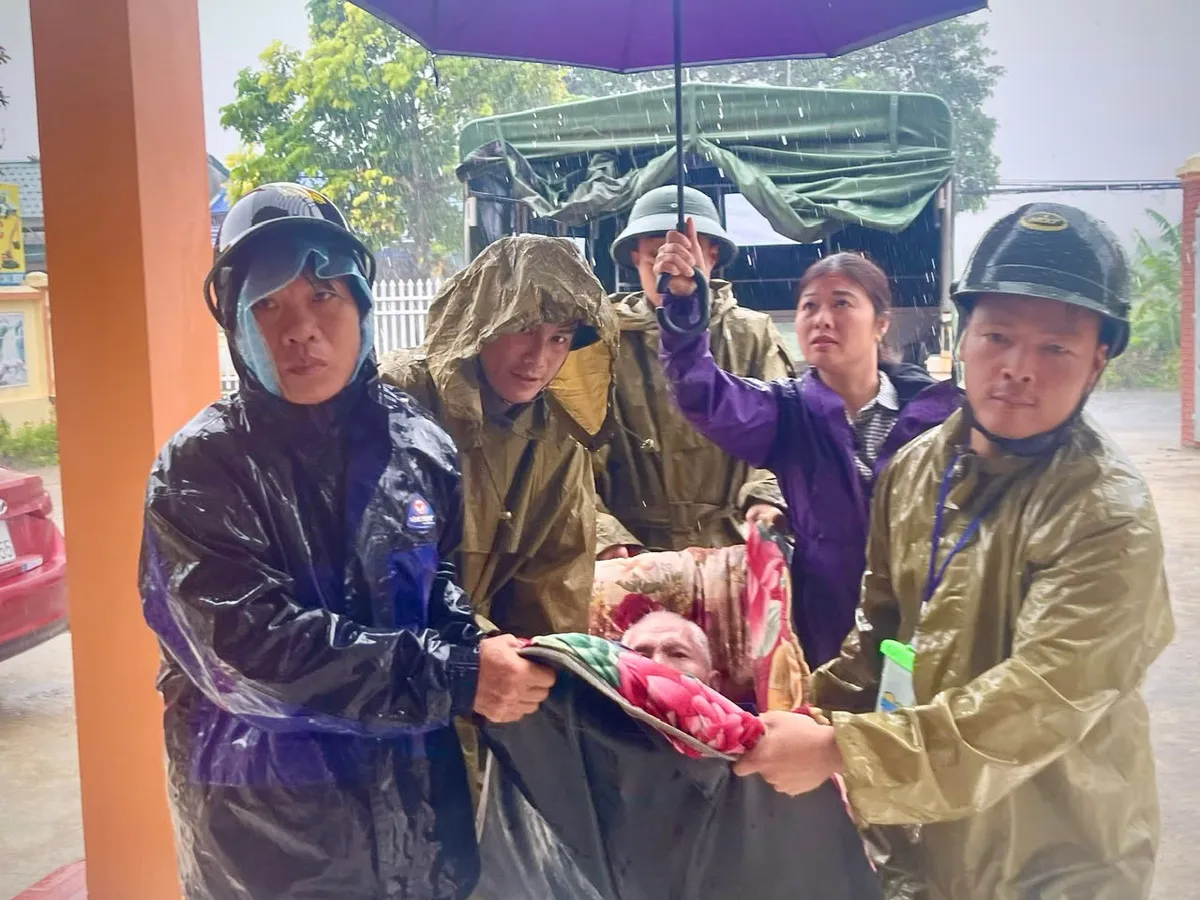 Th&aacute;i B&igrave;nh khẩn trương di dời người d&acirc;n v&ugrave;ng nguy cơ ngập  - Ảnh 8.