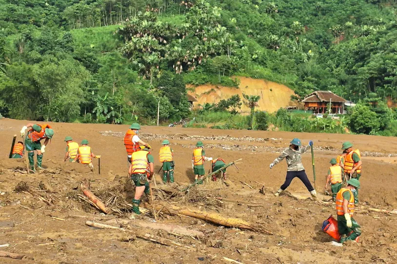 Phát hiện thêm 2 thi thể nạn nhân trong vụ sạt lở tại Làng Nủ (Lào Cai) - Ảnh 1.