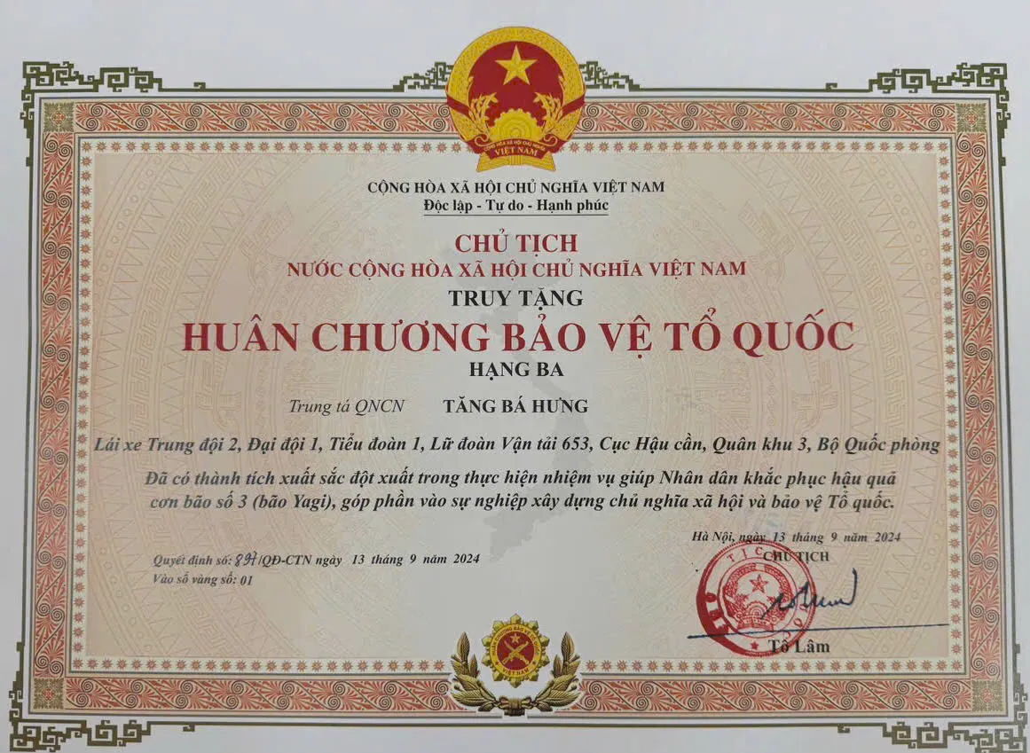 Truy tặng Hu&acirc;n chương Bảo vệ Tổ quốc hạng Ba cho Trung t&aacute; Tăng B&aacute; Hưng - Ảnh 1.