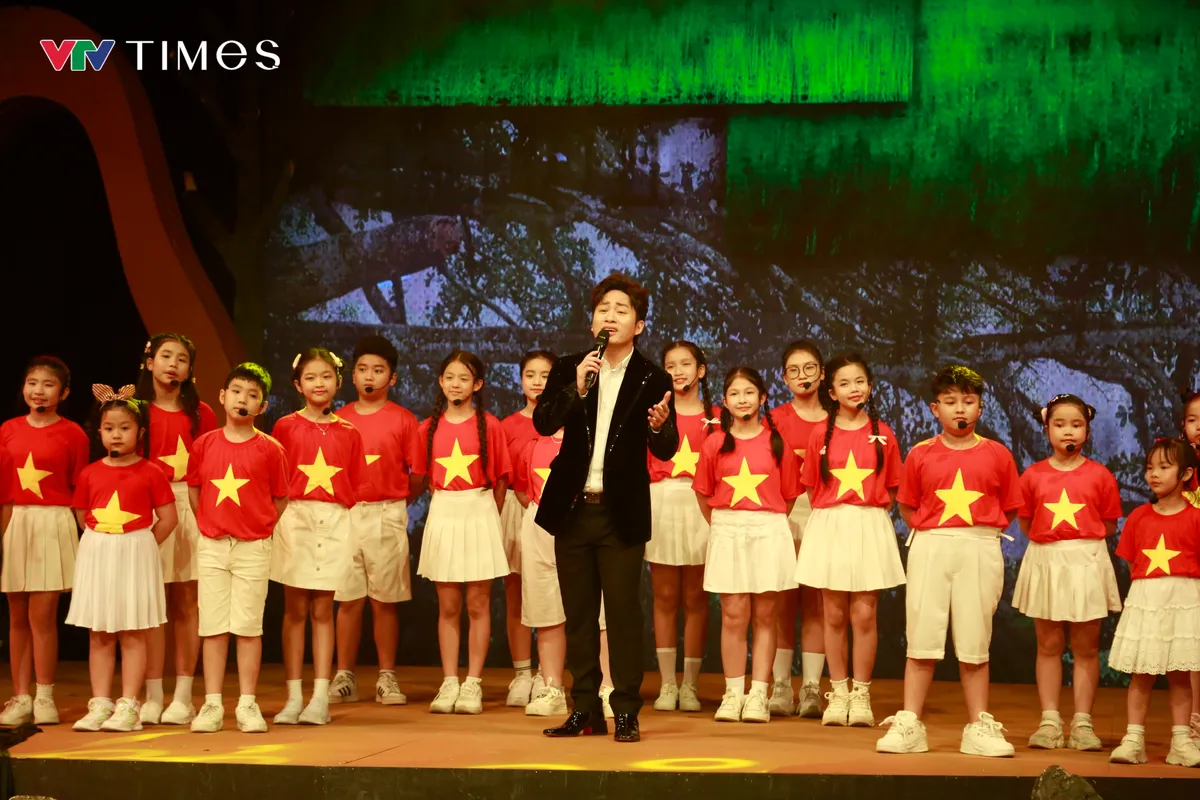 Chương trình Điểm tựa Việt Nam: Xúc động và ý nghĩa - Ảnh 12. Chương trình Điểm tựa Việt Nam: Xúc động và ý nghĩa - Ảnh 12.