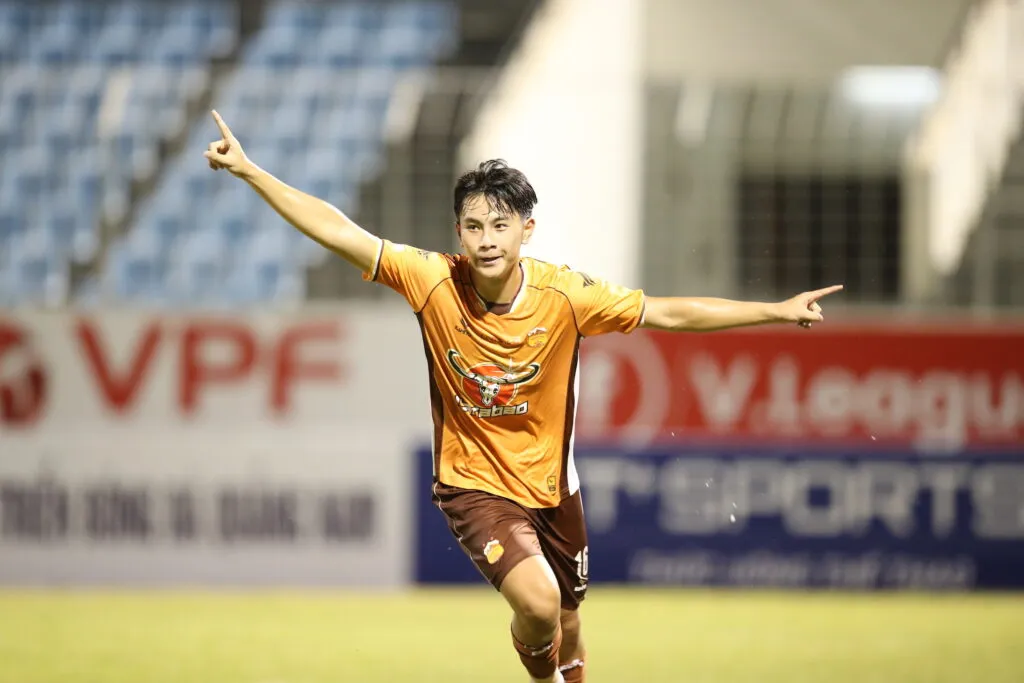 V&ograve;ng 1 V.League 1-2024/25 | M&ugrave;a giải mới, sức sống mới! - Ảnh 3.