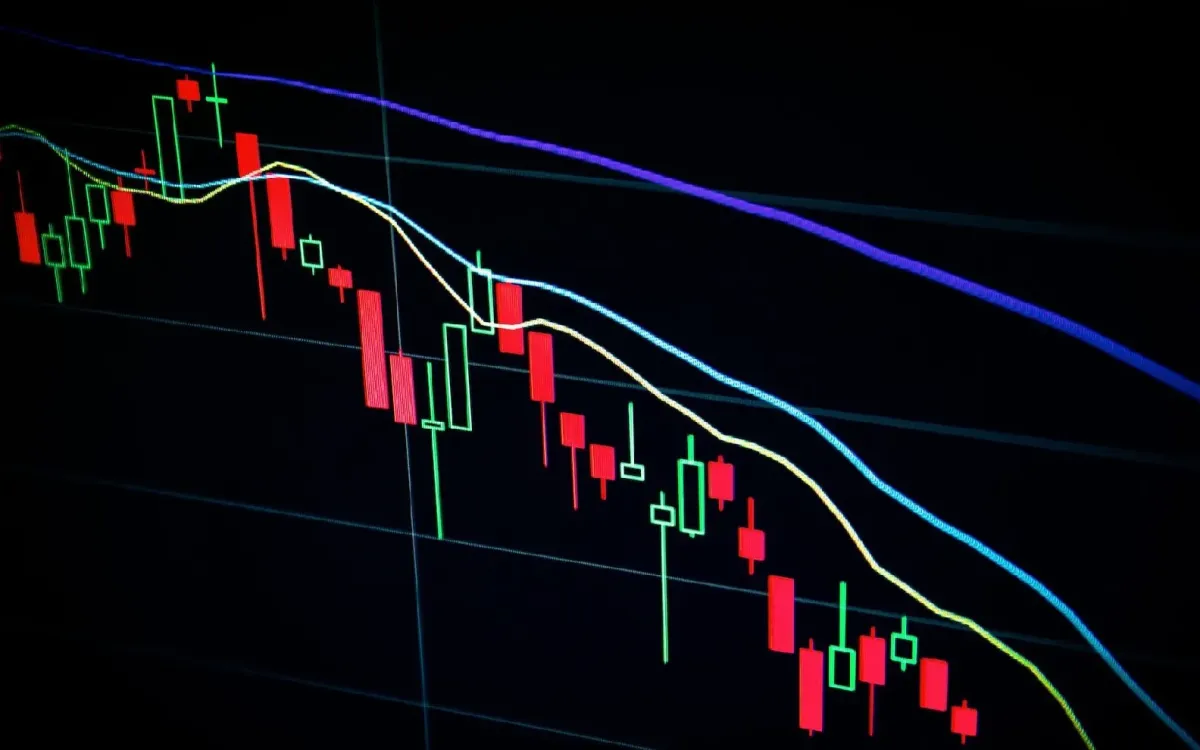 Những chi&ecirc;u tr&ograve; đằng sau c&uacute; sập của ONUS - Ảnh 1.