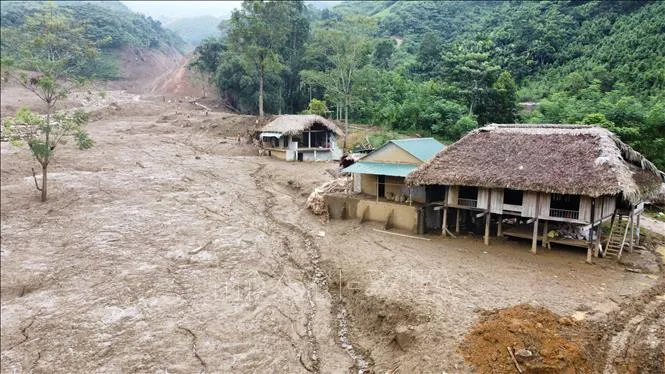 Làng Nủ hoang tàn sau lũ dữ - Ảnh 3.