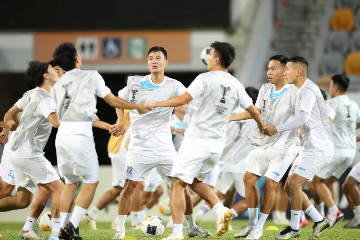 HLV Vũ Hồng Việt: &ldquo;Mục ti&ecirc;u của CLB Nam Định l&agrave; gi&agrave;nh 3 điểm tr&ecirc;n s&acirc;n kh&aacute;ch&rdquo;  - Ảnh 4.