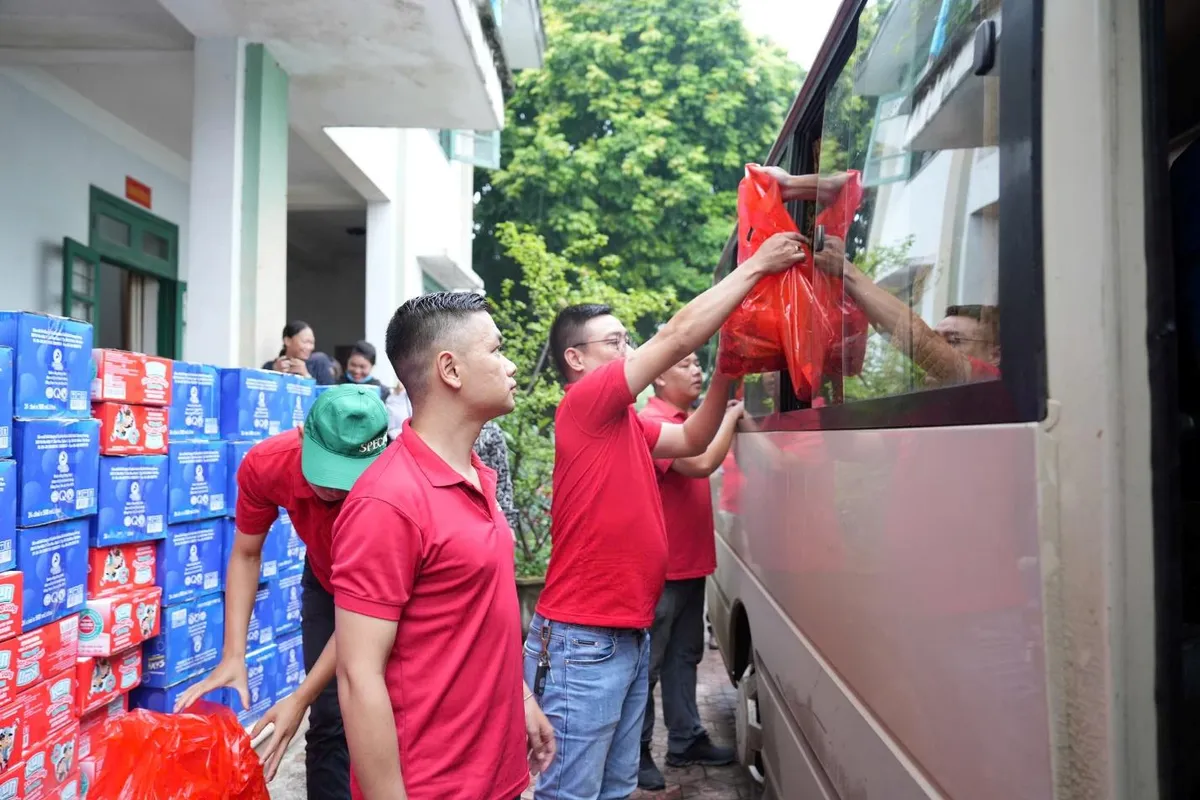 Sabeco cùng Trung ương Đoàn hỗ trợ miền Bắc khắc phục thiệt hại bão Yagi  - Ảnh 3.