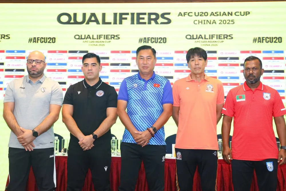 HLV Hứa Hiền Vinh: To&agrave;n đội hướng đến kết quả tốt nhất - Ảnh 5.