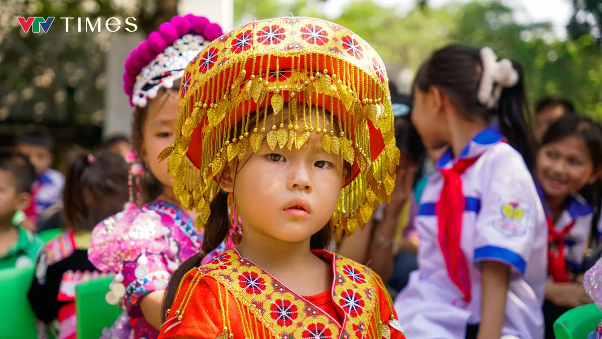 Gửi gắm yêu thương đến đồng bào vùng lũ - Ảnh 3.