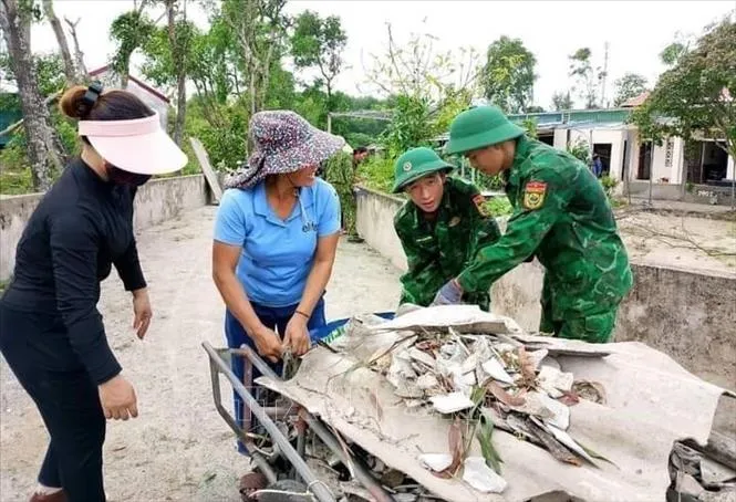 Hà Tĩnh: Gần 11.000 học sinh nghỉ học, di dời nhiều người dân đến nơi an toàn - Ảnh 2.