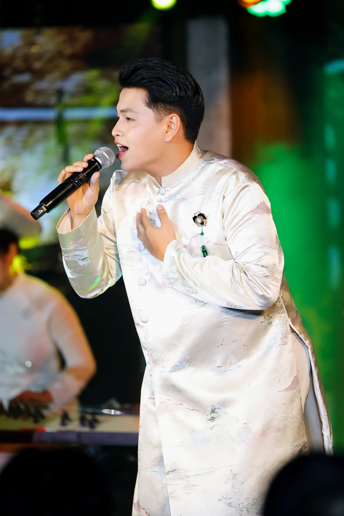 Vũ Minh Hiếu song ca c&ugrave;ng thần tượng Thanh Thanh Hiền trong minishow đầu ti&ecirc;n - Ảnh 3.