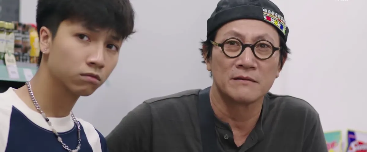 Đi giữa trời rực rỡ - Tập 42: Mới đi l&agrave;m c&oacute; tiền, Chải đ&atilde; mua qu&agrave; tặng Pu - Ảnh 2.