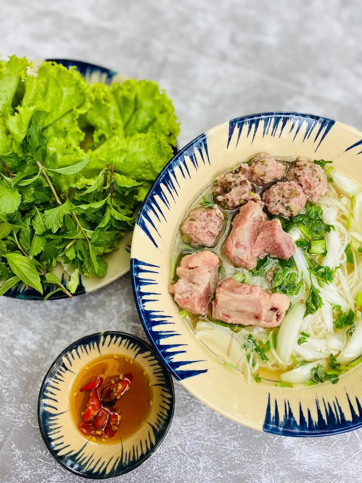 Bữa s&aacute;ng nhanh gọn với m&oacute;n b&uacute;n sườn mọc tại nh&agrave; - Ảnh 6.