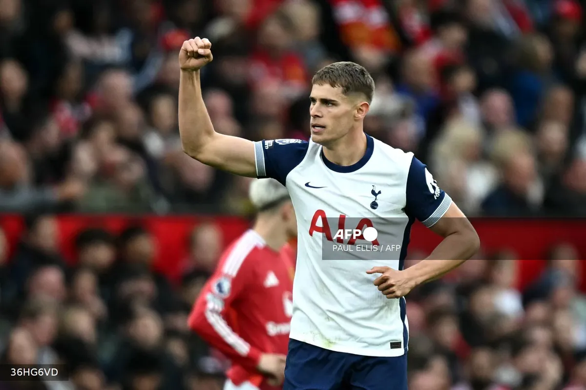Man Utd thua bạc nhược trước Tottenham ngay tại Old Trafford   - Ảnh 2.