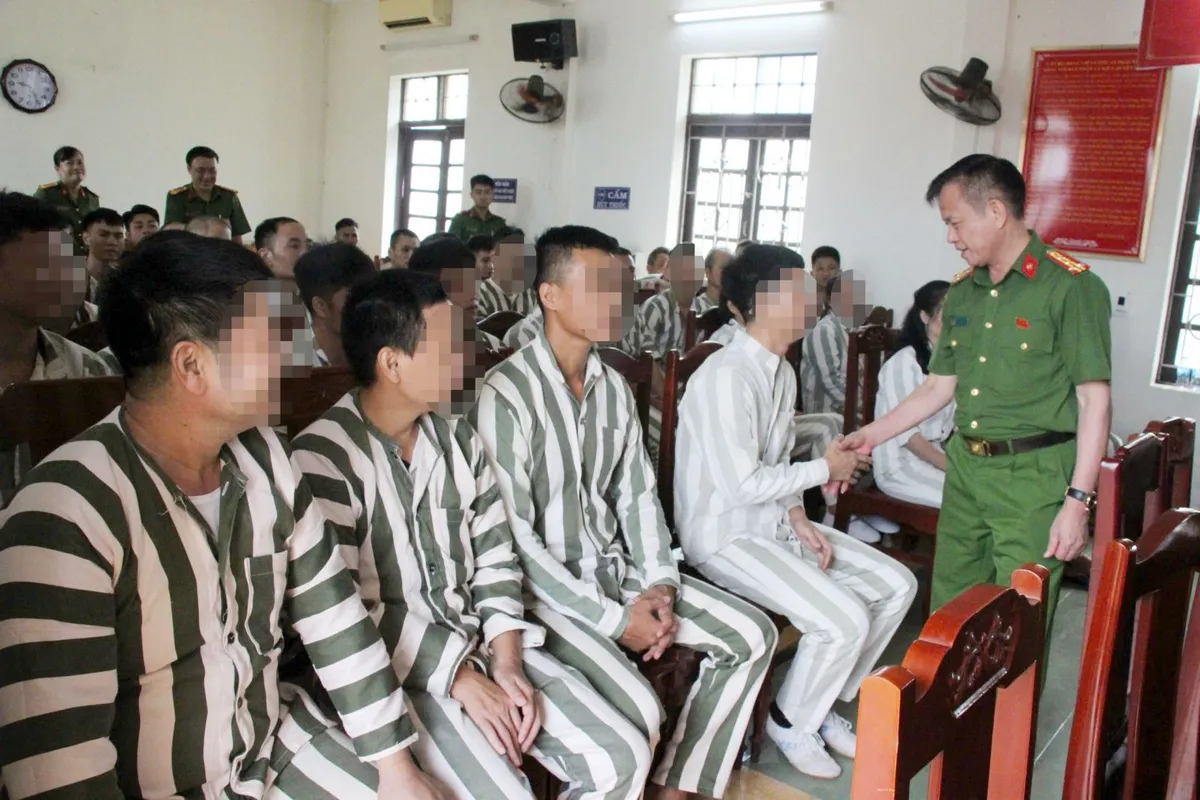 Thanh H&oacute;a: 13 phạm nh&acirc;n đang thi h&agrave;nh &aacute;n được đặc x&aacute; - Ảnh 1.