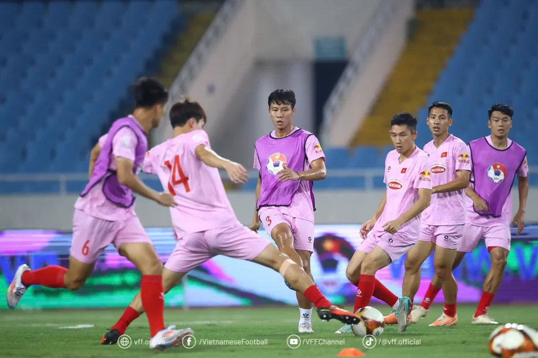 HLV Kim Sang Sik c&oacute; nhiều thay đổi khi c&ocirc;ng bố danh s&aacute;ch tập trung ĐT Việt Nam dịp FIFA Days th&aacute;ng 10/2024  - Ảnh 1.