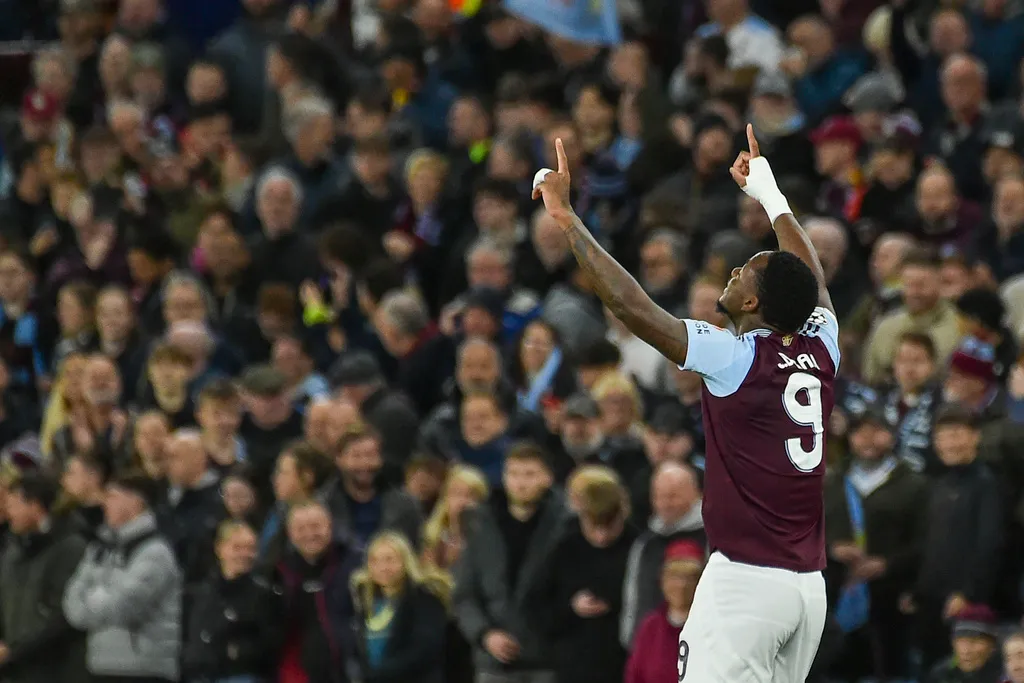 Aston Villa tạo ra cú sốc khi đánh bại Hùm xám Bayern Munich - Ảnh 2. Aston Villa tạo ra cú sốc khi đánh bại Hùm xám Bayern Munich - Ảnh 2.