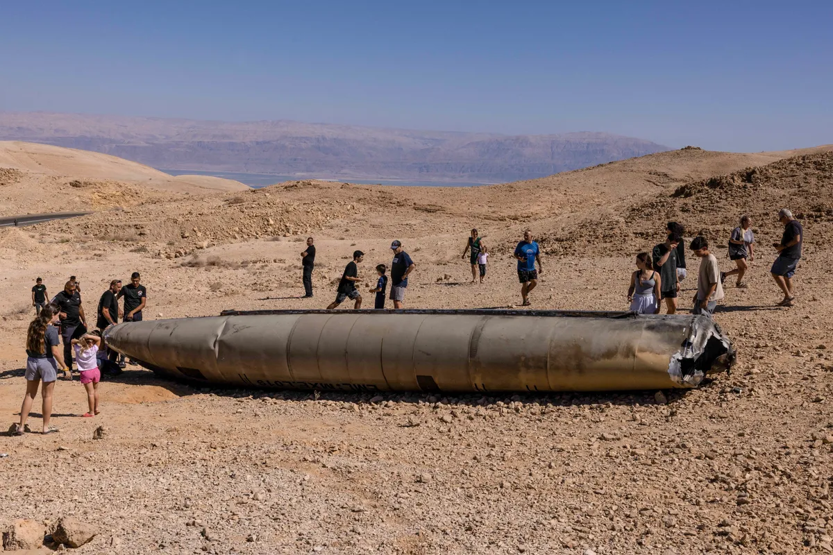 Israel cảnh báo có nhiều lựa chọn để đáp trả Iran - Ảnh 1.