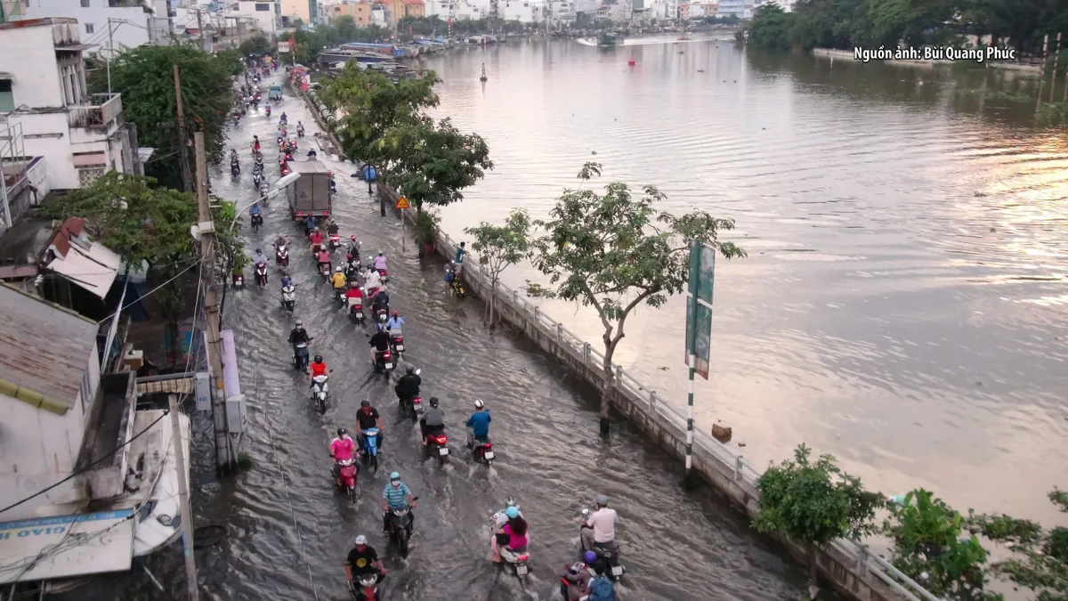 TP Hồ Chí Minh: Triều cường lên cao nhất trong đầu tháng 9 âm lịch - Ảnh 1.