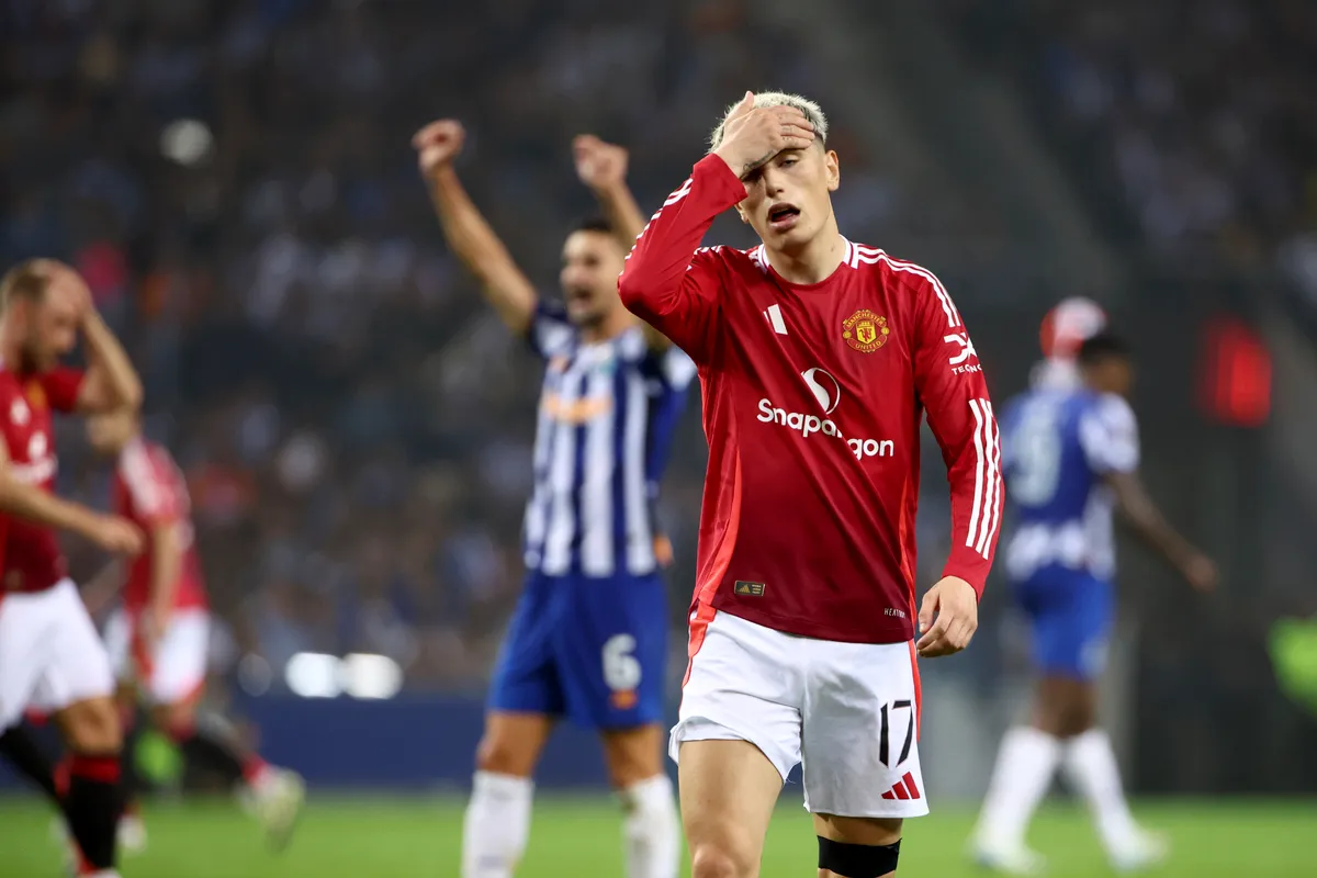 Aston Villa vs MU: Cơ hội cho Ten Hag giải nguy chính mình - Ảnh 1. Aston Villa vs MU: Cơ hội cho Ten Hag giải nguy chính mình - Ảnh 1.