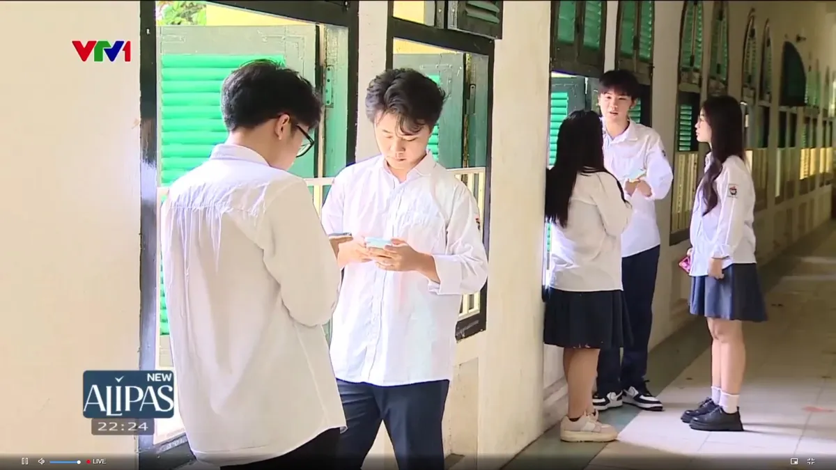 Cảnh báo nguy cơ nghiện mạng xã hội ở thanh thiếu niên - Ảnh 3.