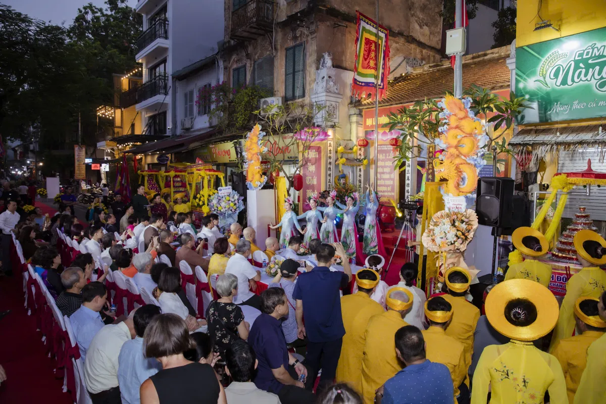 Khám phá ngôi đình 200 tuổi giữa lòng Hà Nội - Ảnh 5. Khám phá ngôi đình 200 tuổi giữa lòng Hà Nội - Ảnh 5.