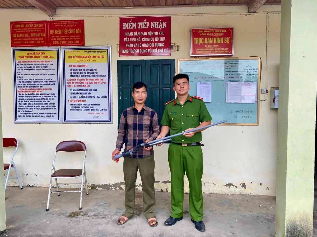 Tuyên Quang: Thu hồi hàng nghìn vũ khí, vật liệu nổ và công cụ hỗ trợ - Ảnh 1.