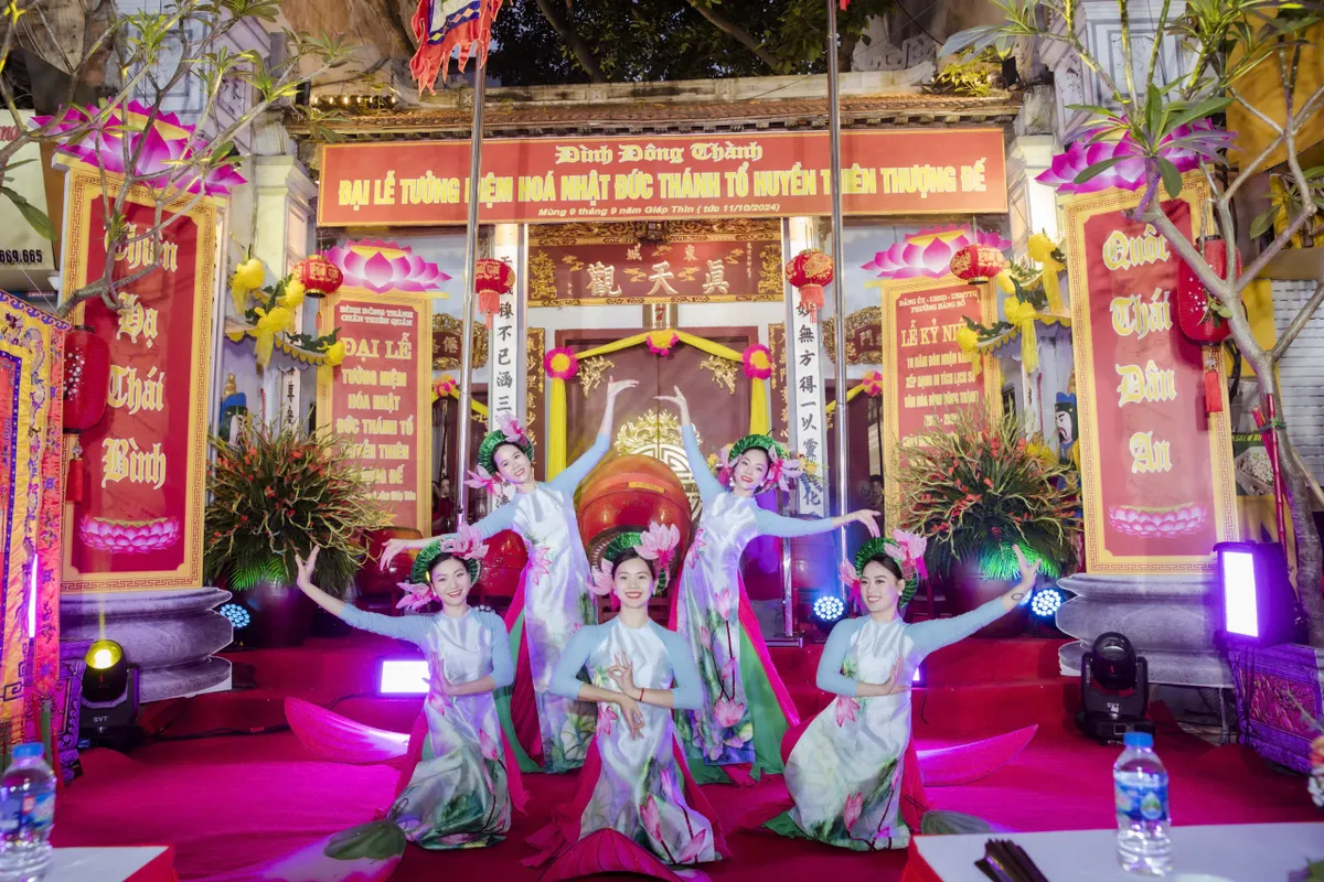 Khám phá ngôi đình 200 tuổi giữa lòng Hà Nội - Ảnh 4. Khám phá ngôi đình 200 tuổi giữa lòng Hà Nội - Ảnh 4.