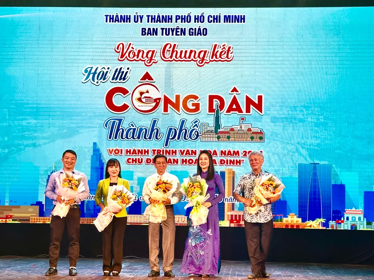Chung kết Hội thi “Công dân thành phố và hành trình văn hóa 2024 - Ảnh 2.
