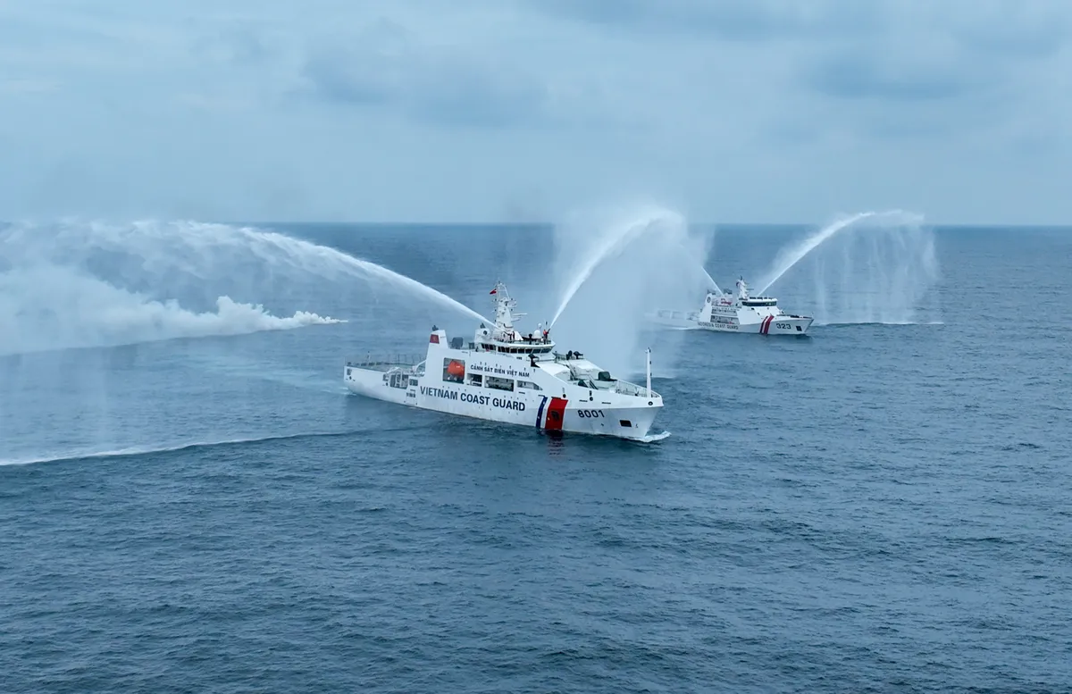 Cảnh sát biển Việt Nam - Indonesia luyện tập chung trên biển - Ảnh 1.