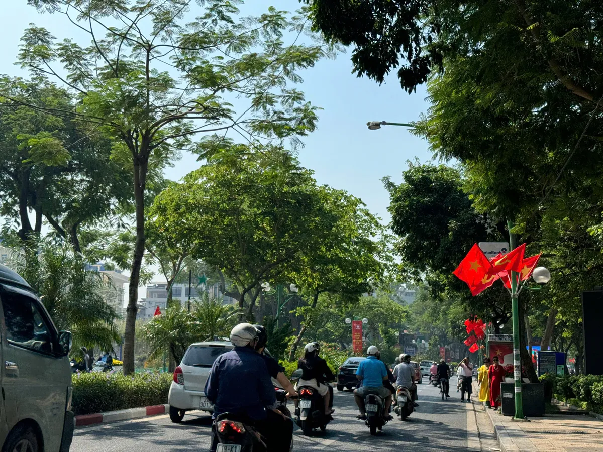 Check-in Hà Nội mùa thu: Những góc nhỏ làm say đắm lòng người - Ảnh 3.