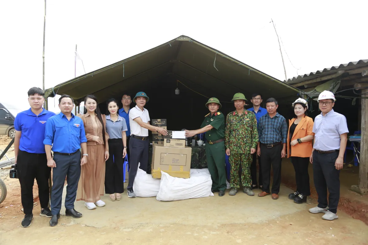 Tinh thần khẩn trương tại công trường tái định cư Làng Nủ và khu dân cư thôn Nậm Tông, Lào Cai - Ảnh 12.