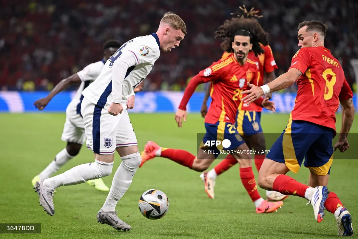 Cucurella: &ldquo;Cole Palmer sẽ trở th&agrave;nh một trong những cầu thủ xuất sắc nhất thế giới&rdquo; - Ảnh 2.