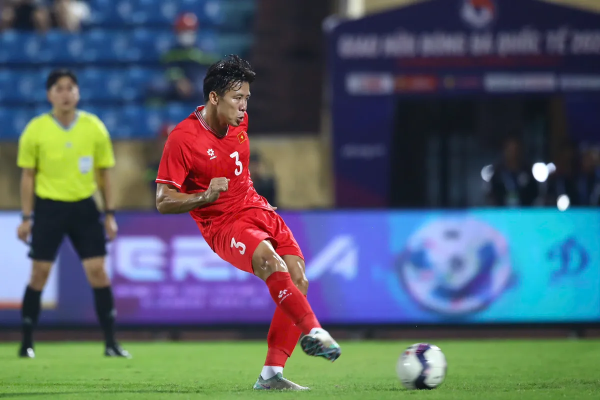 Phung ph&iacute; cơ hội, ĐT Việt Nam chấp nhận trận h&ograve;a 1-1 trước Ấn Độ - Ảnh 1.