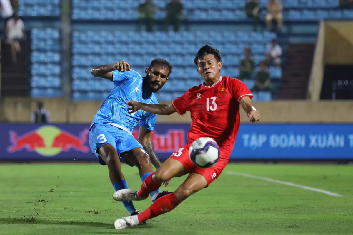 Phung ph&iacute; cơ hội, ĐT Việt Nam chấp nhận trận h&ograve;a 1-1 trước Ấn Độ - Ảnh 2.