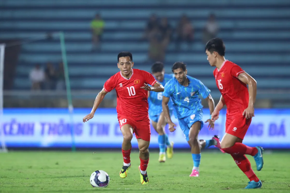 Phung ph&iacute; cơ hội, ĐT Việt Nam chấp nhận trận h&ograve;a 1-1 trước Ấn Độ - Ảnh 3.