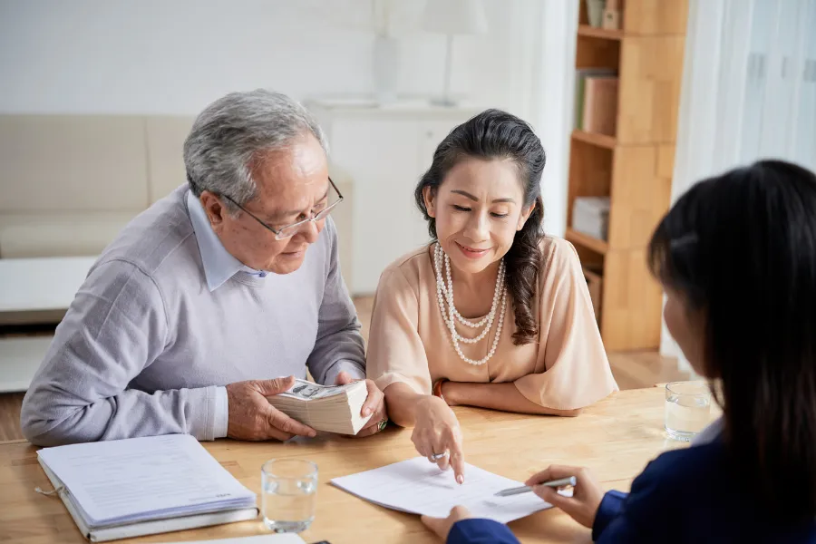 Việt Nam nới lỏng quyền sở hữu bất động sản cho người Việt ở nước ngoài từ năm 2024 - Ảnh 2.