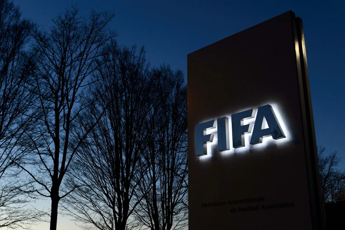 Giải Ngoại hạng Anh khởi kiện FIFA v&igrave; lịch thi đấu qu&aacute; d&agrave;y - Ảnh 1.