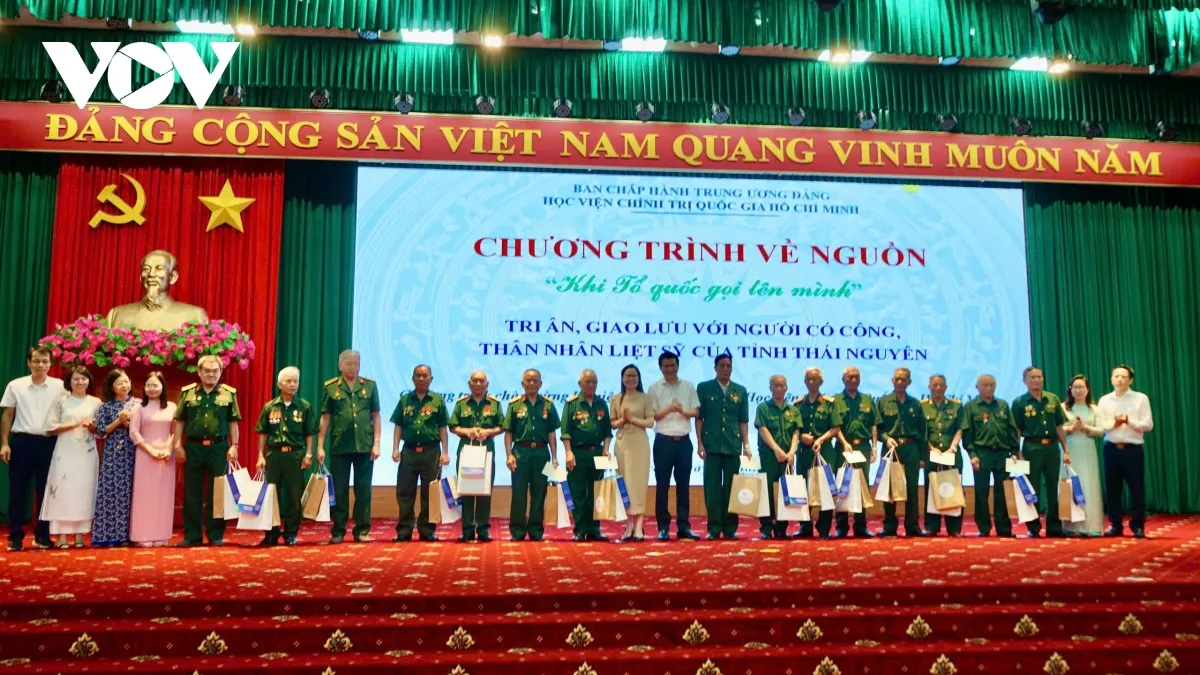 Ý nghĩa hoạt động về nguồn, tri ân người có công của Học viện Chính trị Quốc gia Hồ Chí Minh - Ảnh 10.