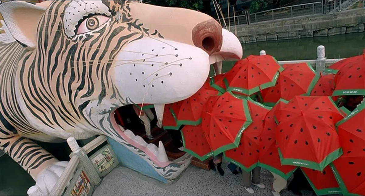 Li&ecirc;n hoan phim Cao H&ugrave;ng g&acirc;y tranh c&atilde;i khi chiếu bản phim 19 năm trước - Ảnh 1.