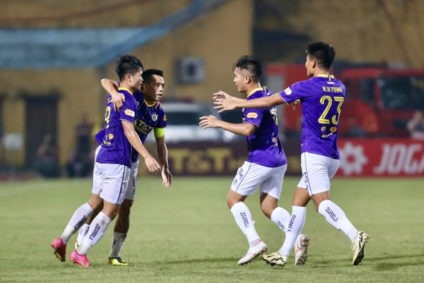 Đấu b&ugrave; v&ograve;ng 4 V.League 2024/25: T&acirc;m điểm tr&ecirc;n s&acirc;n H&agrave;ng Đẫy - Ảnh 2.