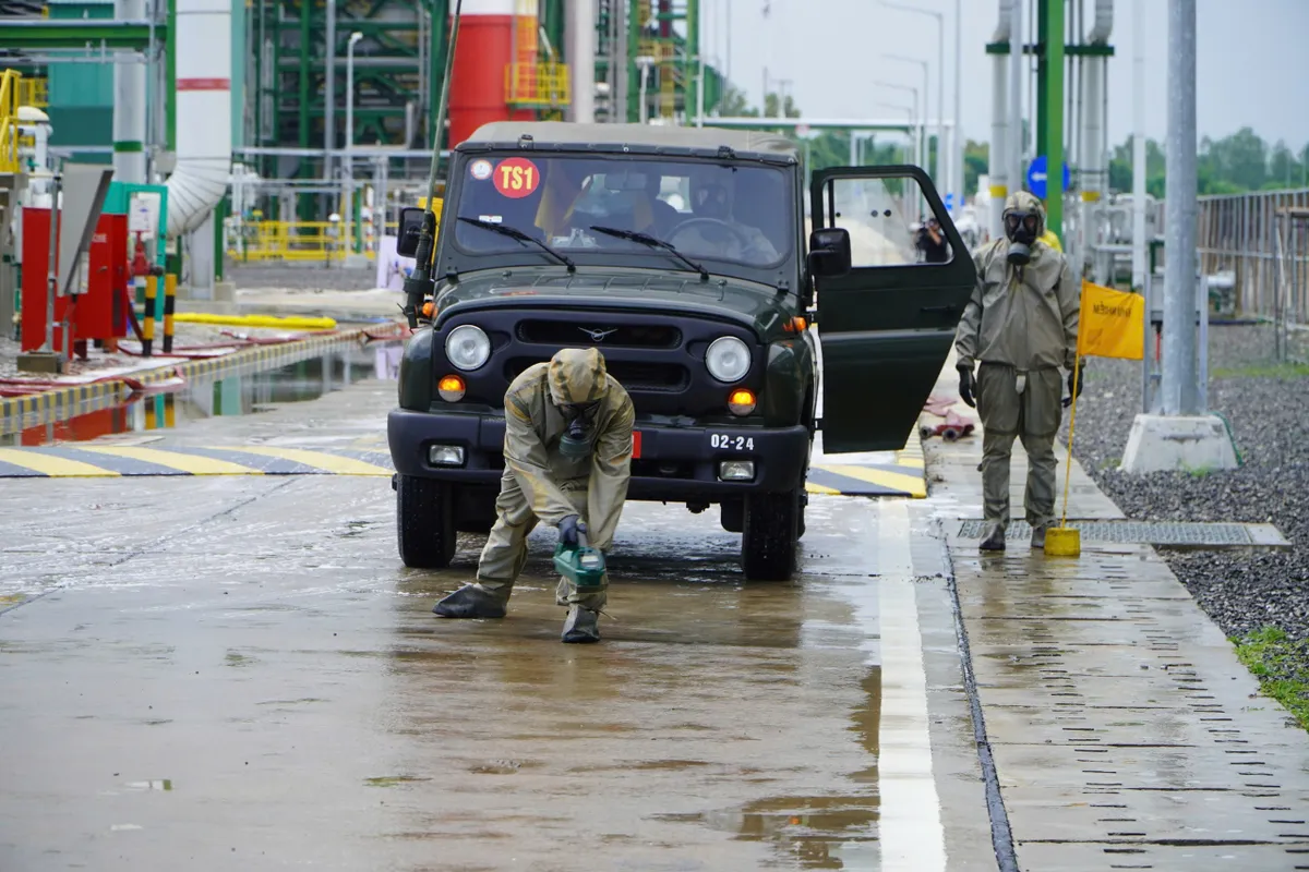 B&agrave; Rịa - Vũng T&agrave;u: Diễn tập ứng ph&oacute; sự cố r&ograve; rỉ h&oacute;a chất tại dự &aacute;n h&oacute;a dầu hơn 5 tỷ USD - Ảnh 3.